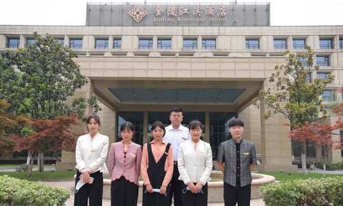 金陵江滨_副本.jpg 金陵江滨_副本.jpg